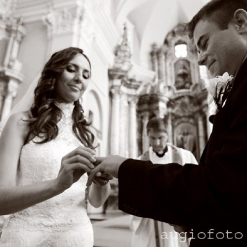 Foto paslaugos, fotografija Vestuvių fotografija. Reportažiniu stiliumi.
