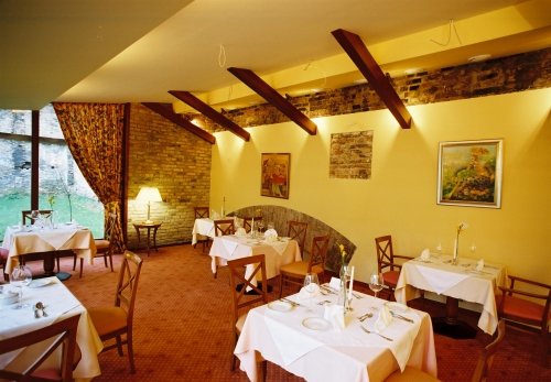 Restoranai, kavinės, barai Restoranas La Pergola, Grotthuss viešbutyje