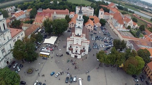 Vestuvių filmuotojai Dviejų žmonių komanda.
 Filmavimas- fotografavimas.