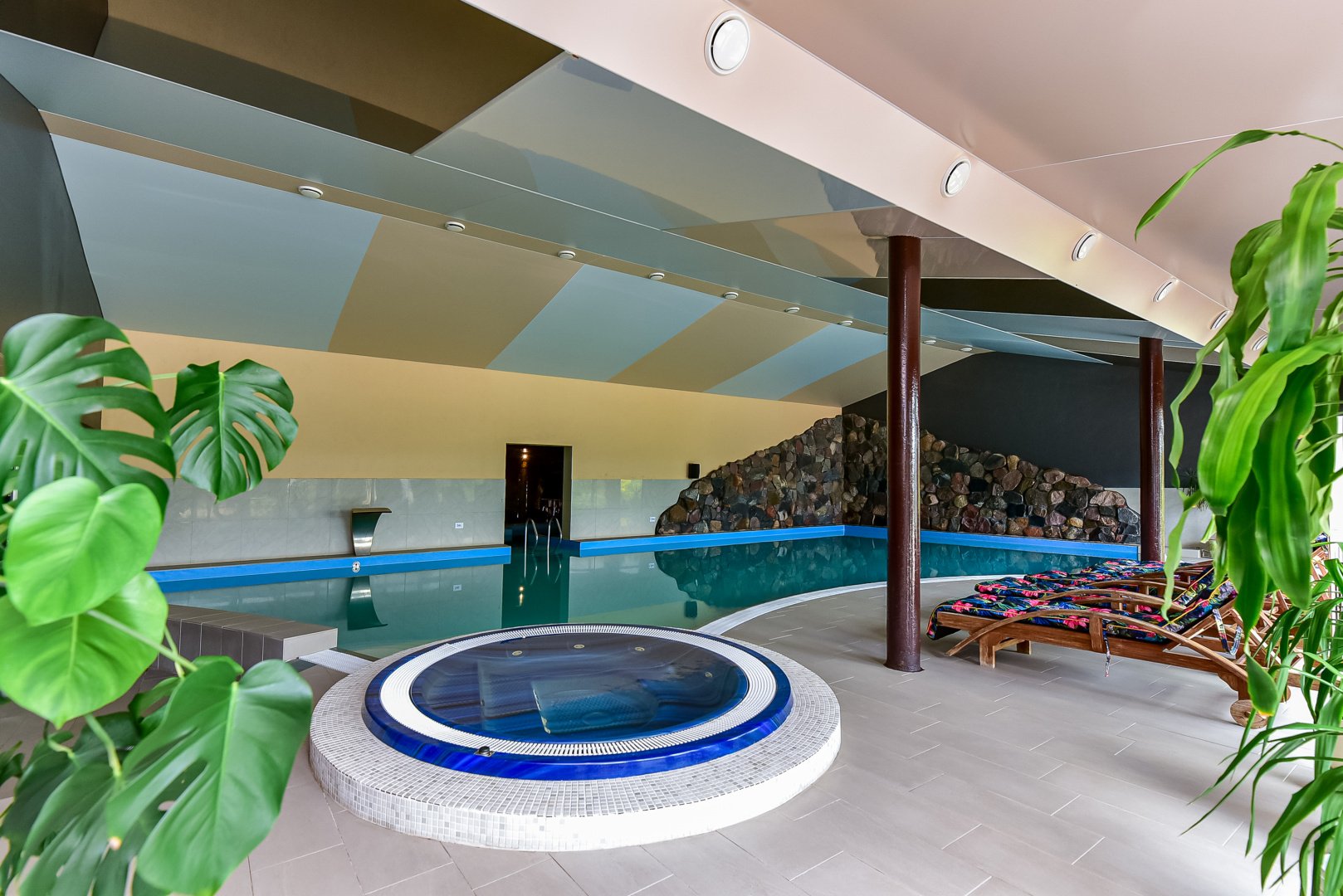 SPA paslaugos, sporto klubai Sodyba ,,Karpynė" kviečia praleisti laika Spa centre
