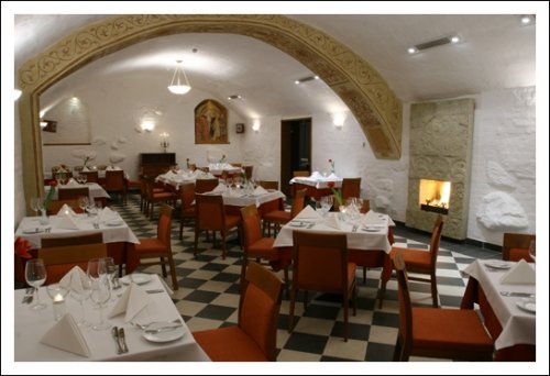 Restoranai, kavinės, barai Restoranas„Daugirdas“–puiki vieta Jūsų pobūviui švęsti. 
