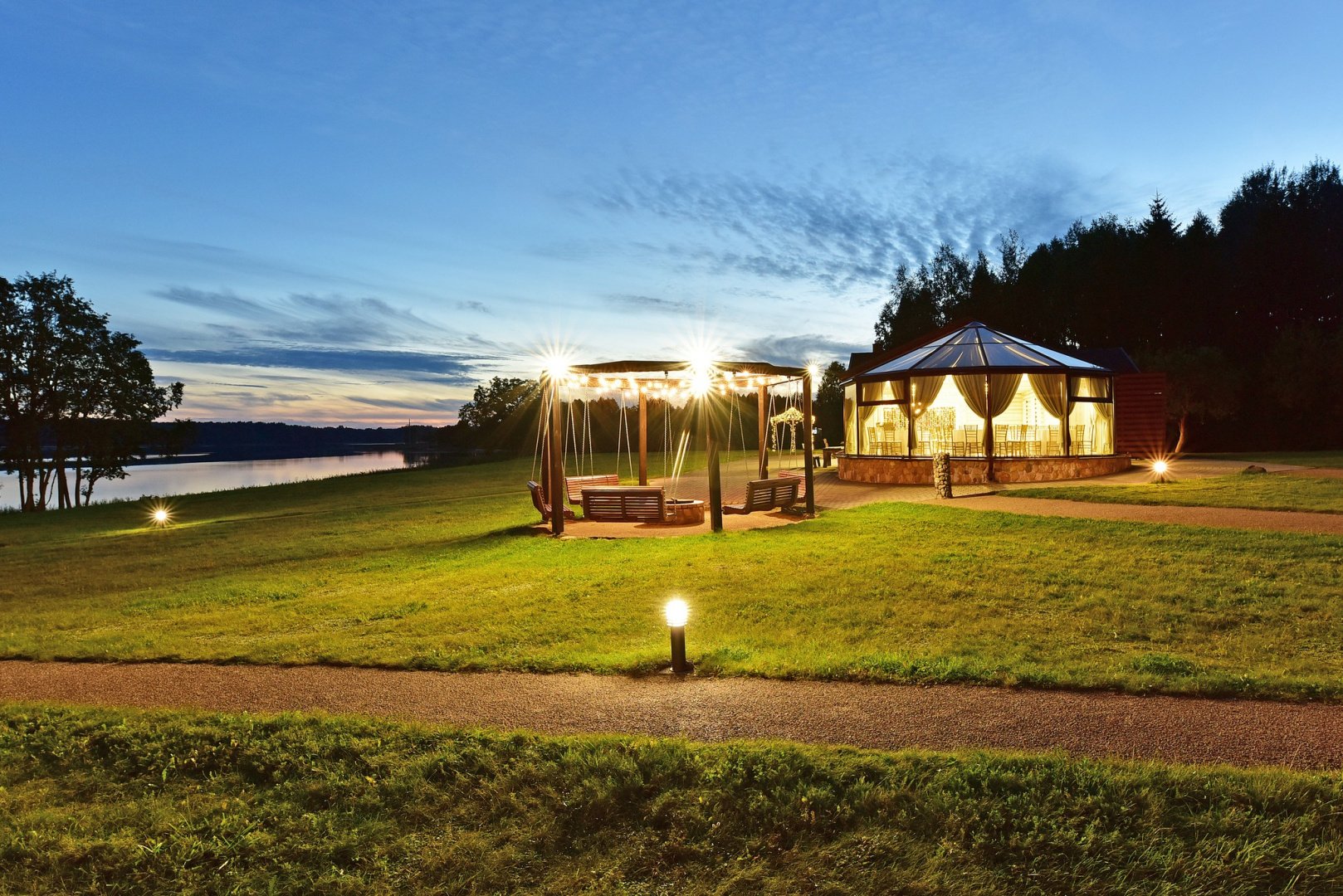 Sodybos, dvarai, vilos PAS ŠEŠTOKĄ Vilos Sodybos Nuoma Vestuvėms iki 80 vietų 