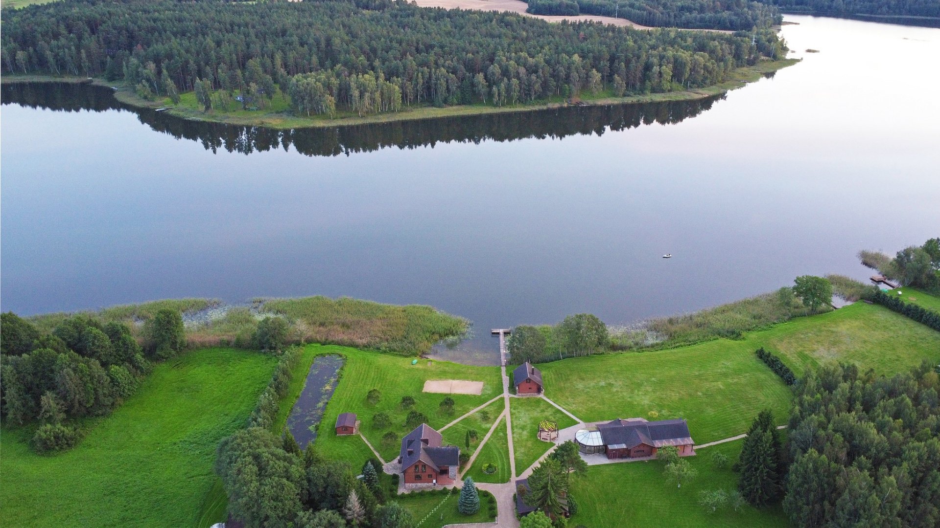 Sodybos, dvarai, vilos PAS ŠEŠTOKĄ Vilos Sodybos Nuoma Vestuvėms iki 80 vietų 