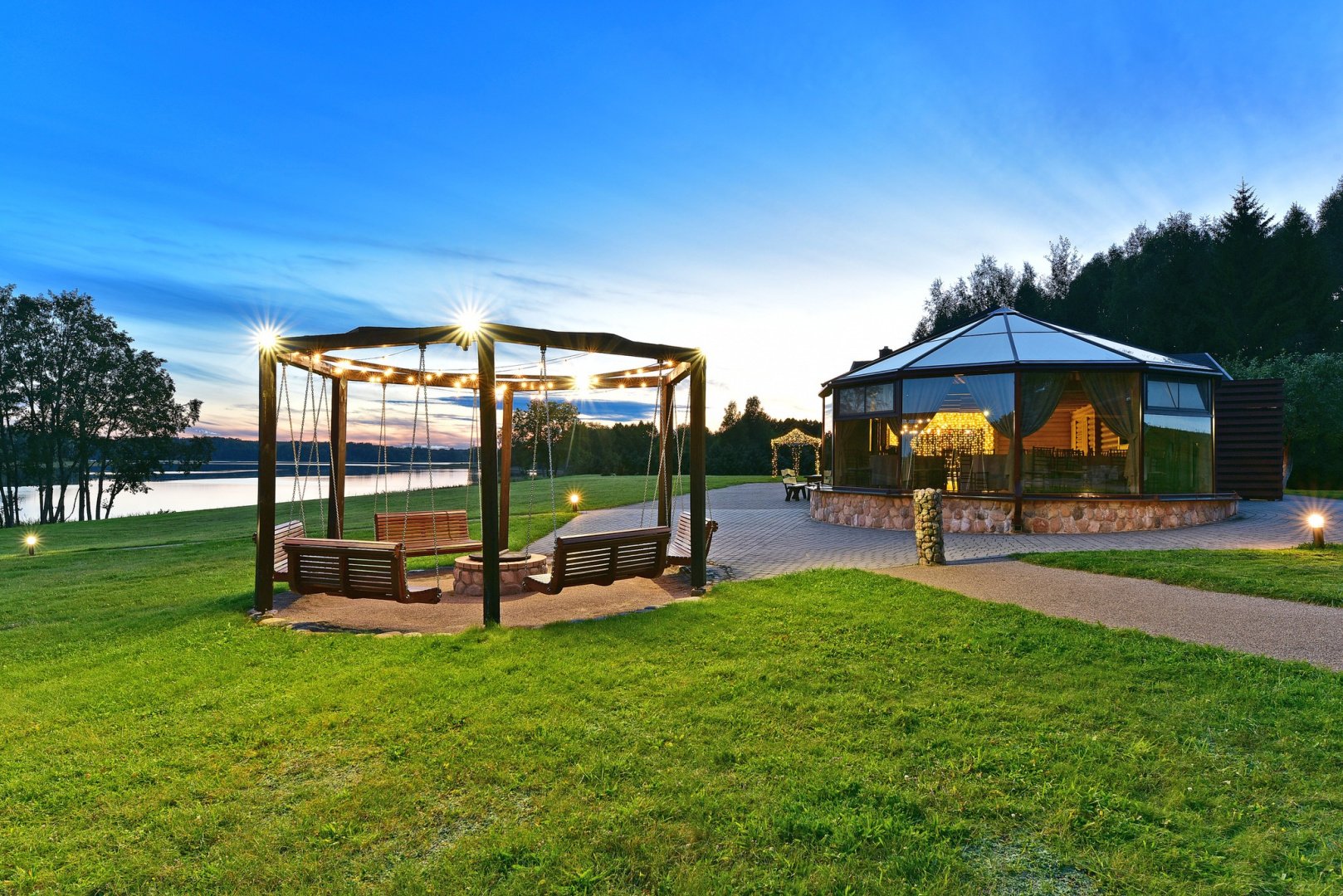 Sodybos, dvarai, vilos PAS ŠEŠTOKĄ Vilos Sodybos Nuoma Vestuvėms iki 80 vietų 