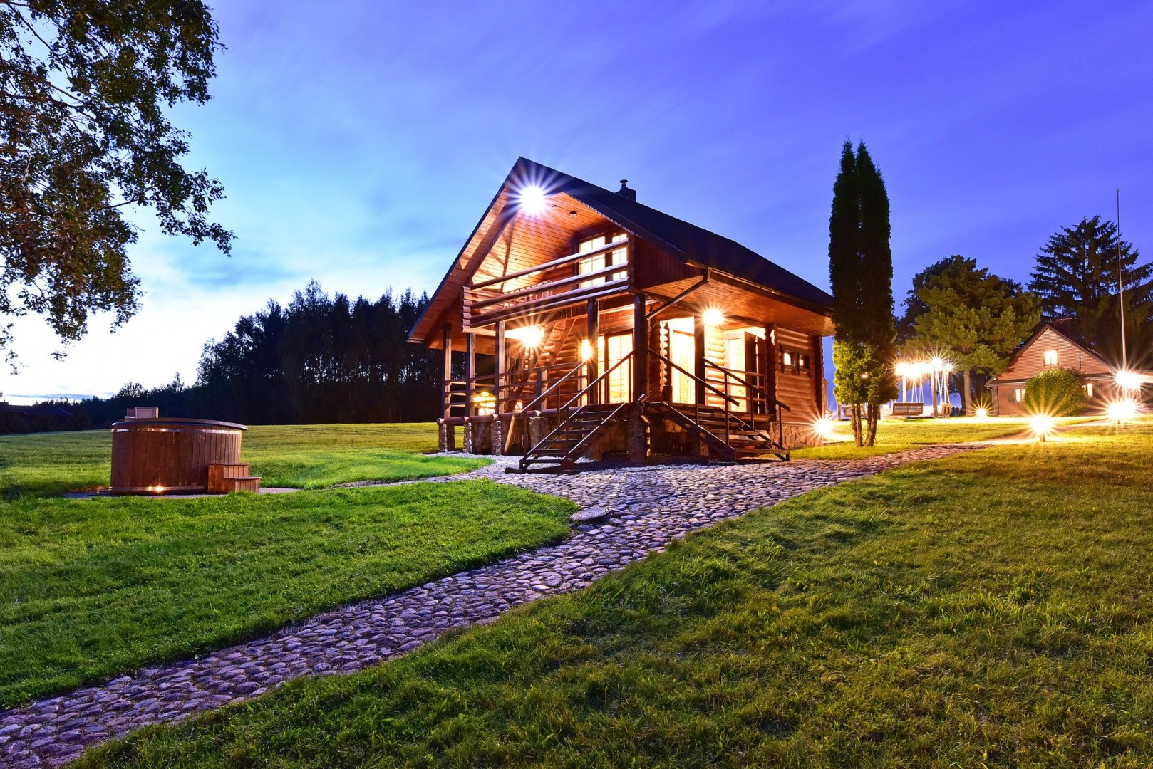 Sodybos, dvarai, vilos PAS ŠEŠTOKĄ Vilos Sodybos Nuoma Vestuvėms iki 80 vietų 