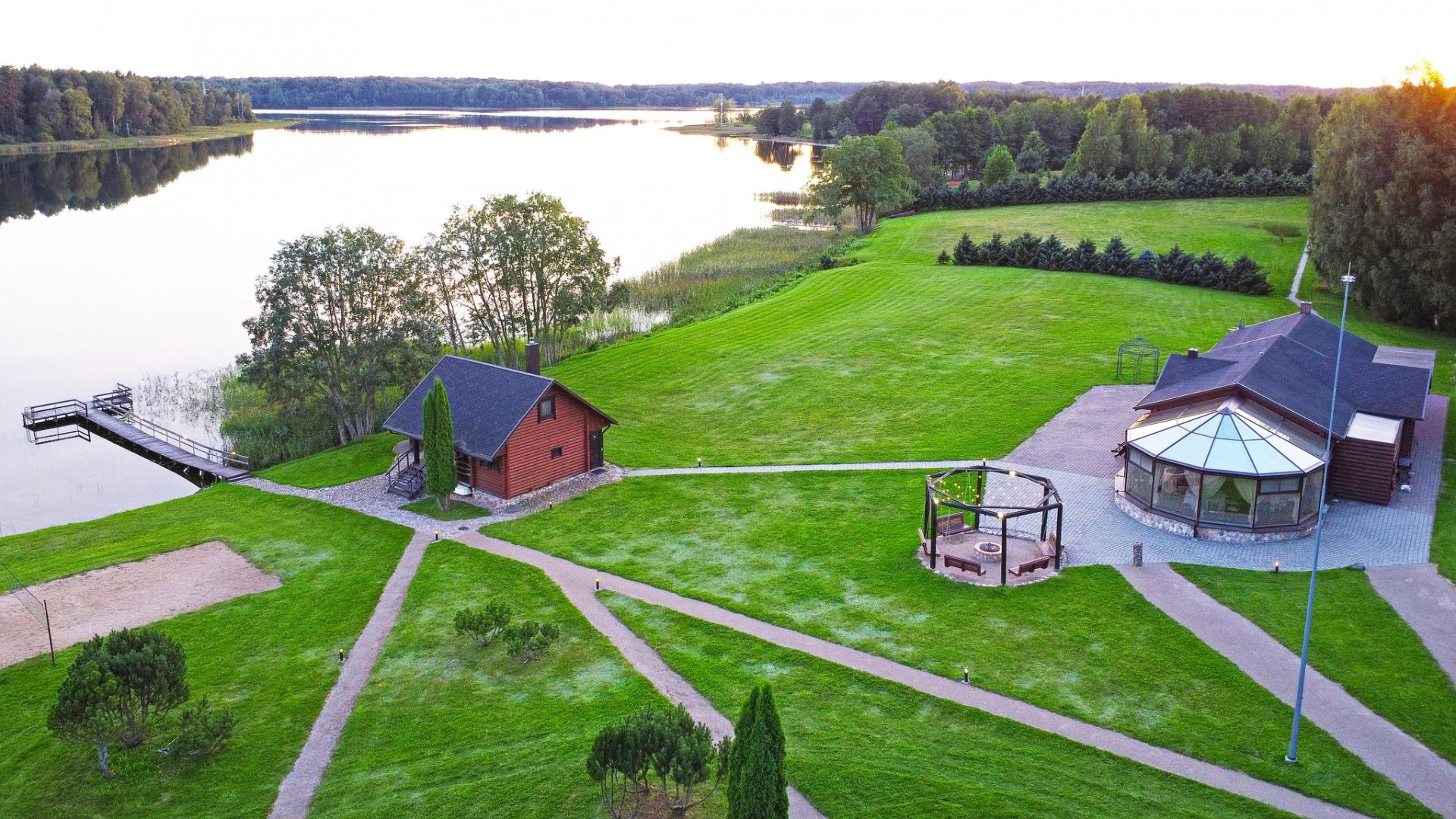 Sodybos, dvarai, vilos PAS ŠEŠTOKĄ Vilos Sodybos Nuoma Vestuvėms iki 80 vietų 