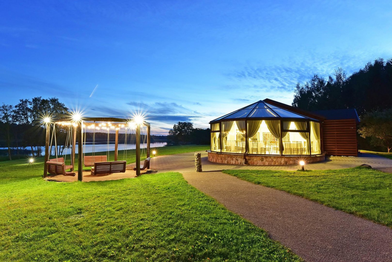 Sodybos, dvarai, vilos PAS ŠEŠTOKĄ Vilos Sodybos Nuoma Vestuvėms iki 80 vietų 