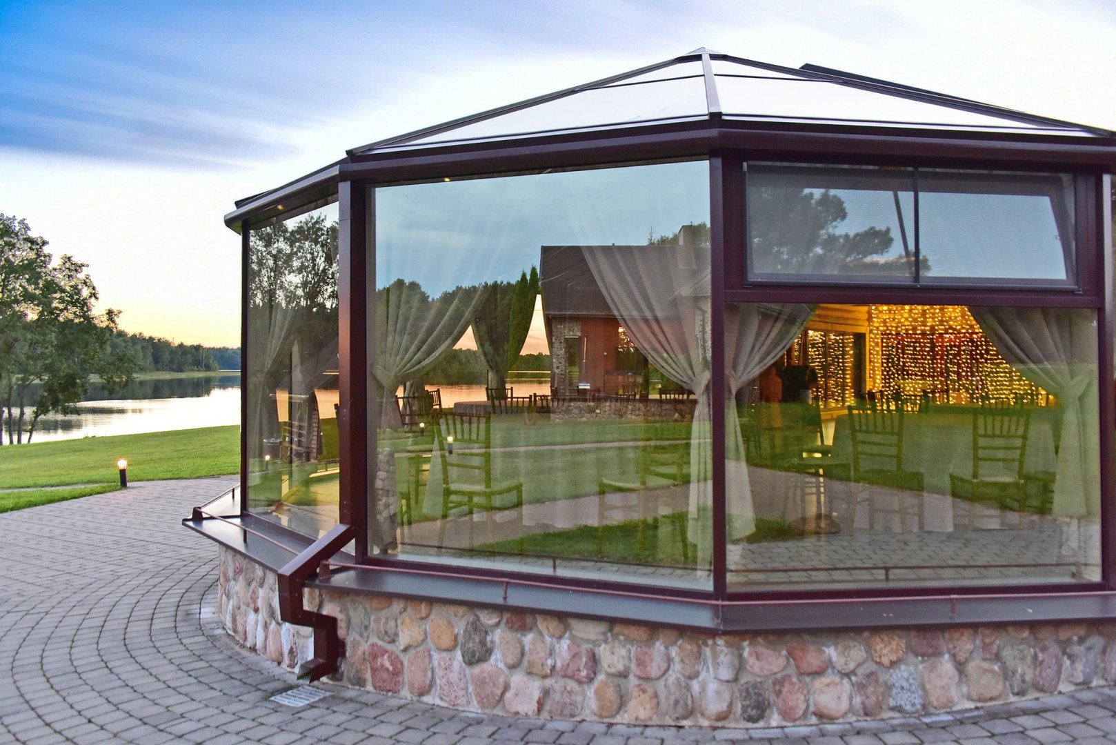 Sodybos, dvarai, vilos PAS ŠEŠTOKĄ Vilos Sodybos Nuoma Vestuvėms iki 80 vietų 