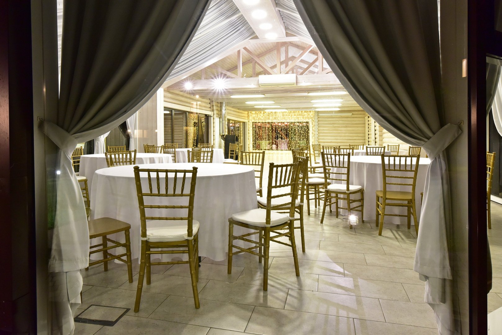 Sodybos, dvarai, vilos PAS ŠEŠTOKĄ Vilos Sodybos Nuoma Vestuvėms iki 80 vietų 