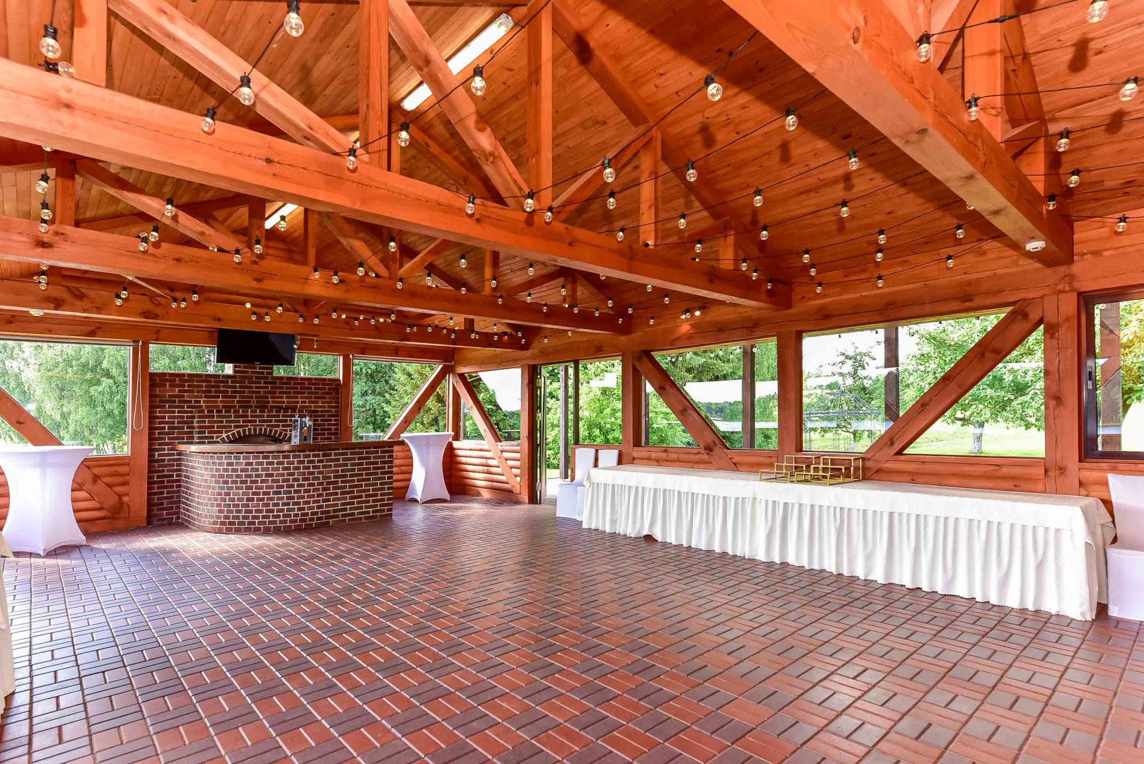 Sodybos, dvarai, vilos PAS ŠEŠTOKĄ Vilos Sodybos Nuoma Vestuvėms iki 80 vietų 