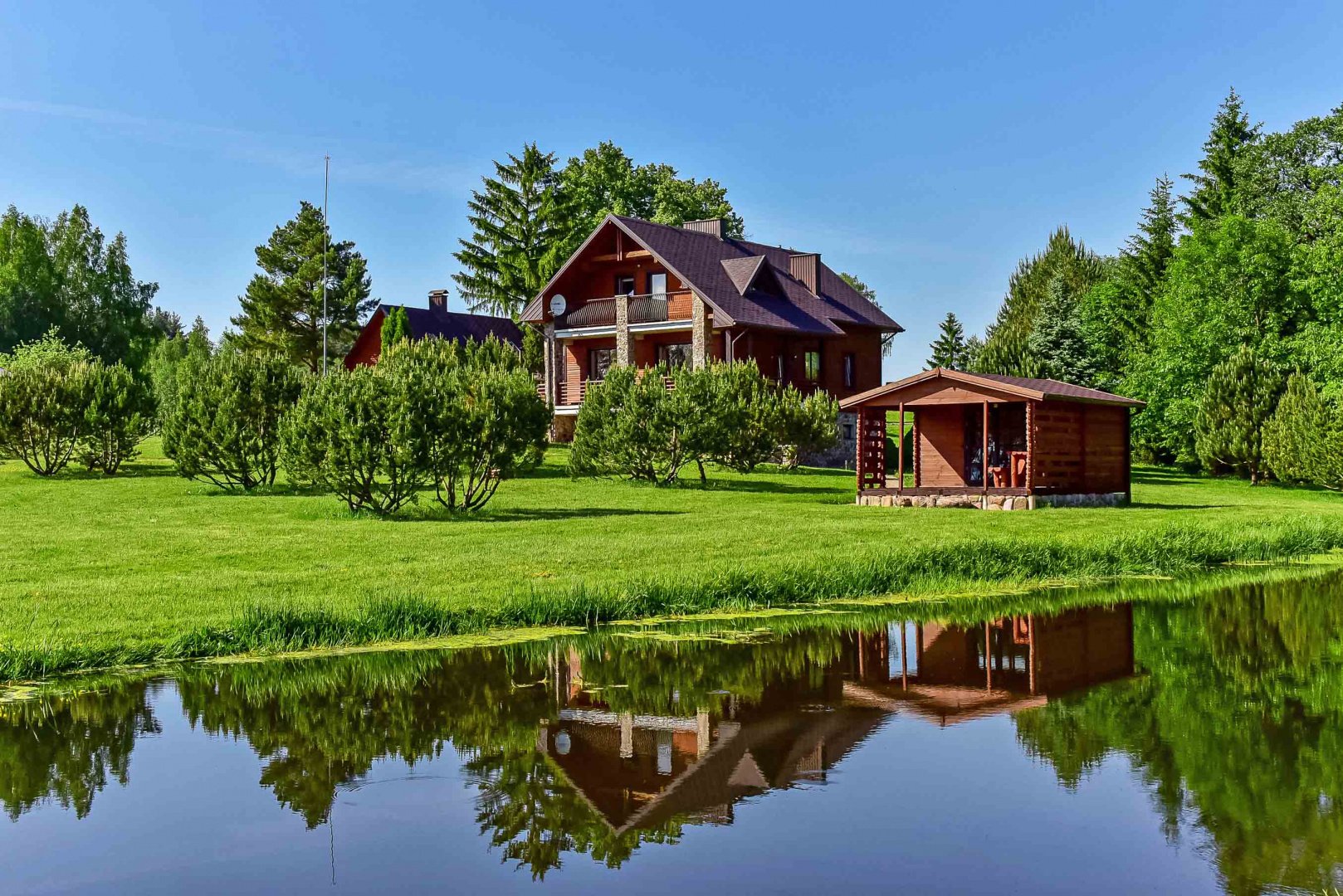 Sodybos, dvarai, vilos PAS ŠEŠTOKĄ Vilos Sodybos Nuoma Vestuvėms iki 80 vietų 