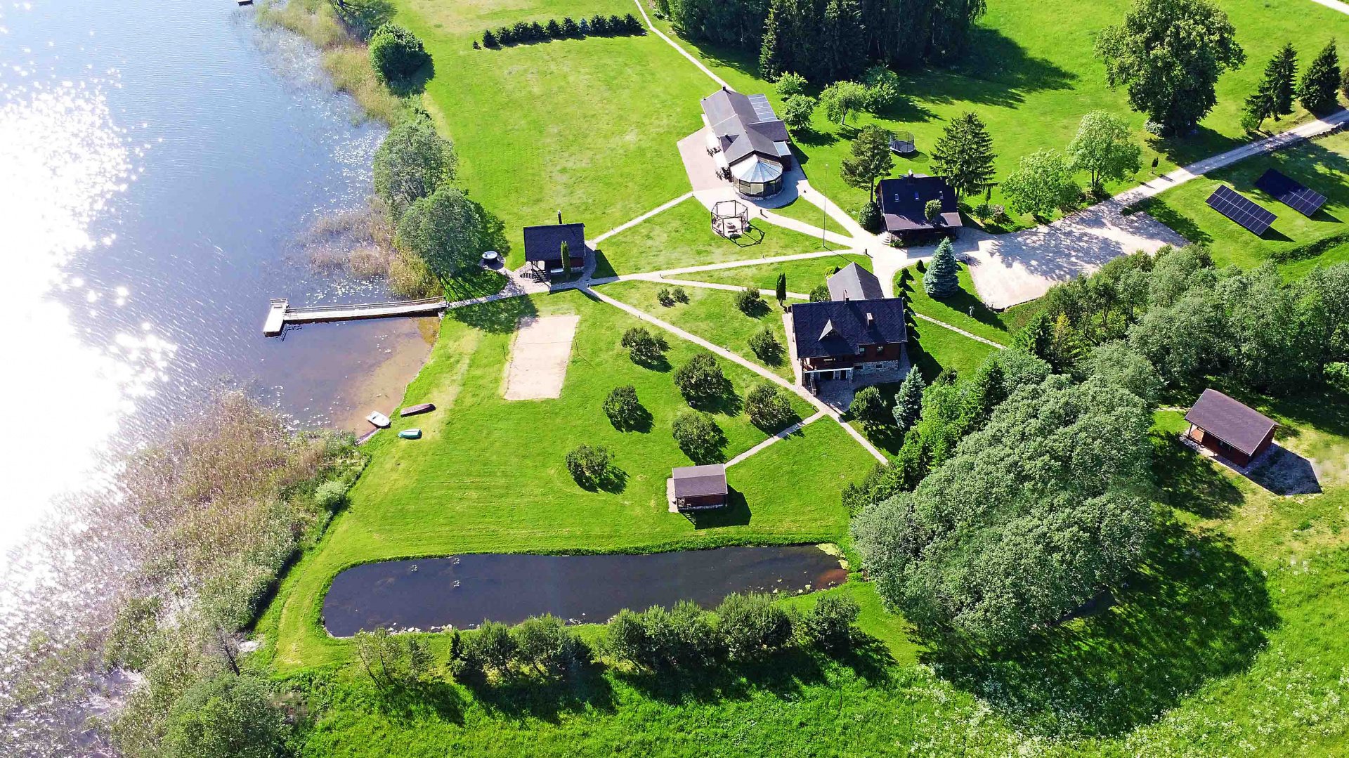 Sodybos, dvarai, vilos PAS ŠEŠTOKĄ Vilos Sodybos Nuoma Vestuvėms iki 80 vietų 