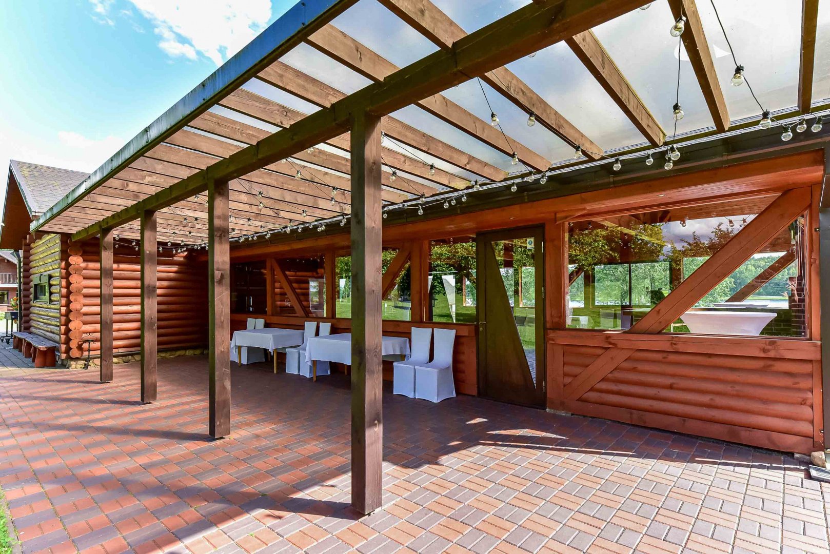 Sodybos, dvarai, vilos PAS ŠEŠTOKĄ Vilos Sodybos Nuoma Vestuvėms iki 80 vietų 