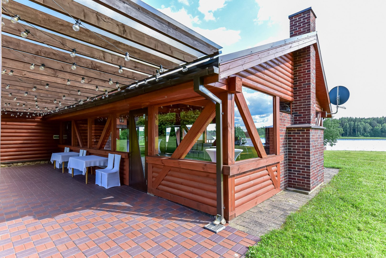 Sodybos, dvarai, vilos PAS ŠEŠTOKĄ Vilos Sodybos Nuoma Vestuvėms iki 80 vietų 