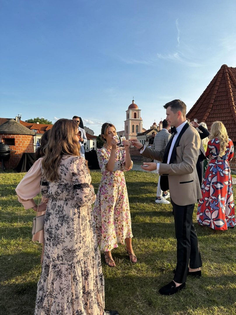 Atlikėjai jūsų šventei iliuzionistas Modestas Petrikas