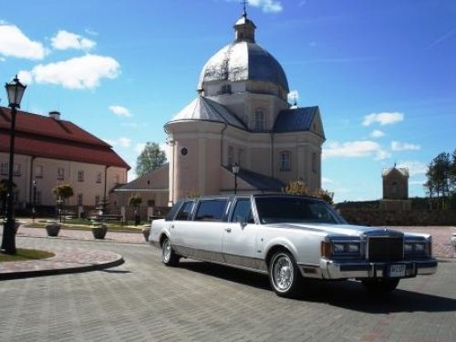 Limuzinai vestuvėms Excalibur limuzinų nuoma