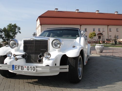 Limuzinai vestuvėms Excalibur limuzinų nuoma