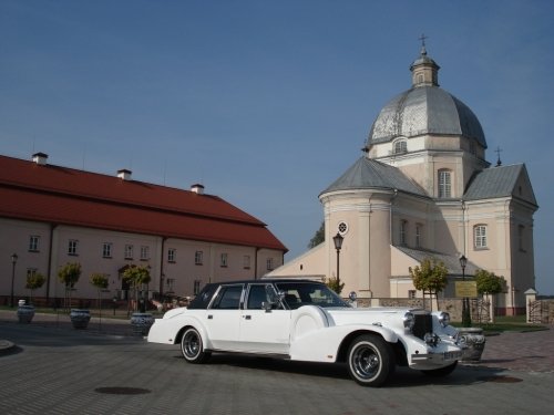 Limuzinai vestuvėms Excalibur limuzinų nuoma
