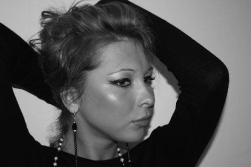 Vestuvinės šukuosenos, grožio procedūros, soliariumai A&B Make-up Artists