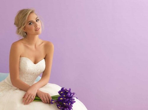 Vestuvinių suknelių salonai Salone "ŽEIGA" naujausių tendencijų modelių papildymas!
