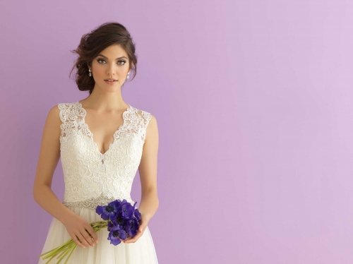 Vestuvinių suknelių salonai Salone "ŽEIGA" naujausių tendencijų modelių papildymas!
