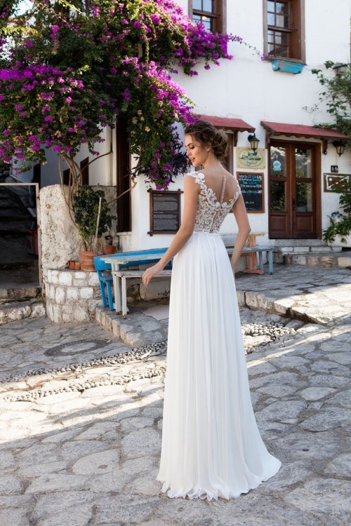 Vestuvinių suknelių salonai Salone "ŽEIGA" naujausių tendencijų modelių papildymas!
