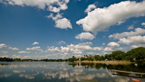 Viešbučiai "Salos" - viešbutis; kavinė-baras; klubas; sauna ir baseinas. Tra