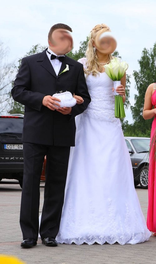 Vestuvinių suknelių salonai Parduodu nuostabią vestuvinę suknelę
