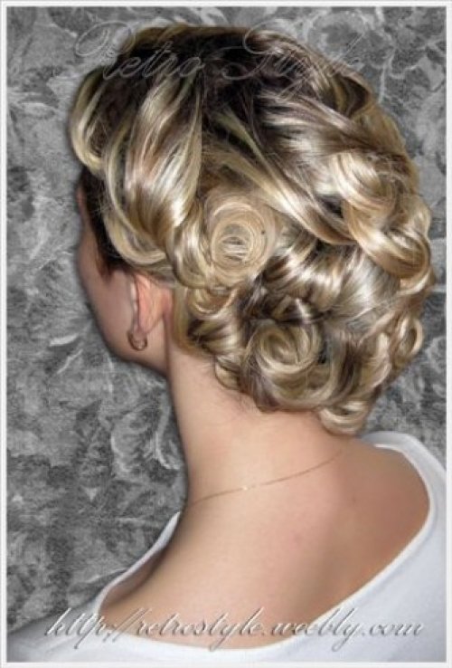 Vestuvinės šukuosenos, grožio procedūros, soliariumai Vestuvinės proginės ir vakarinės šukuosenos! www.retrostyle.lt
