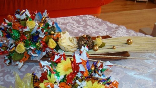 Puošimas Papuoškite savo švente originaliais saldainių medeliais...
