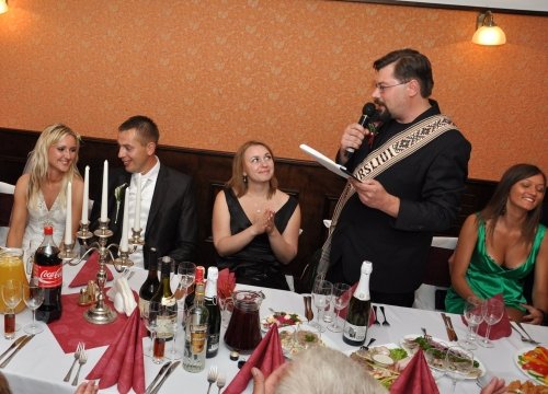 Piršlys, renginio vedėjas Aktorė K. Kazlauskaitė ir Raimondas Šilanskas. Piršliai, vedėjai