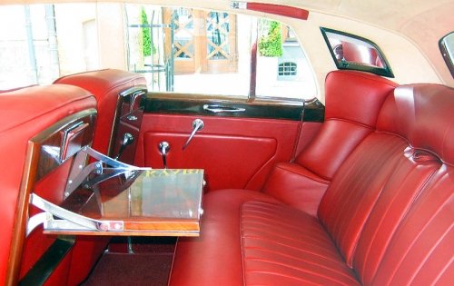 Limuzinai vestuvėms BENTLEY limuzino nuoma
