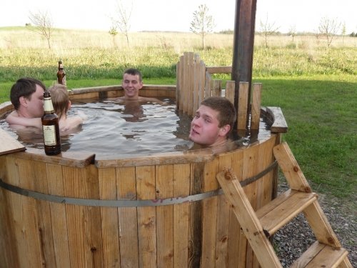 Mergvakarių – bernvakarių šventės vieta  Sodyba šventėms
