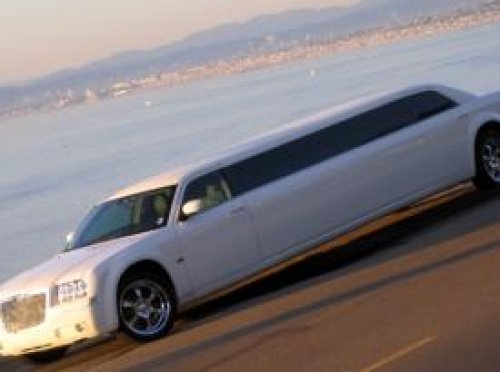 Limuzinai vestuvėms LUXLIMO.LT - teisingas pasirinkimas!