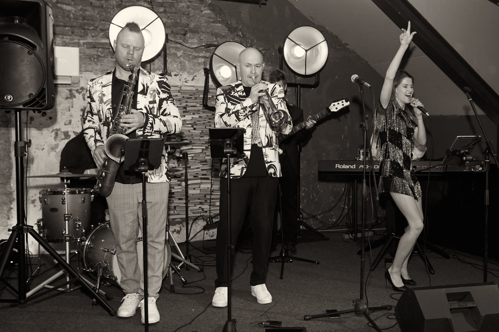 Muzikantai vestuvėms Gyvo garso grupė "Diksai" -  Muzika tobulai šventei !