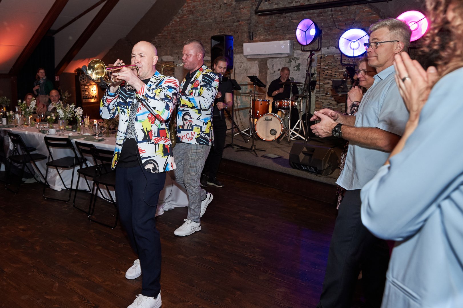 Muzikantai vestuvėms Gyvo garso grupė "Diksai" -  Muzika tobulai šventei !