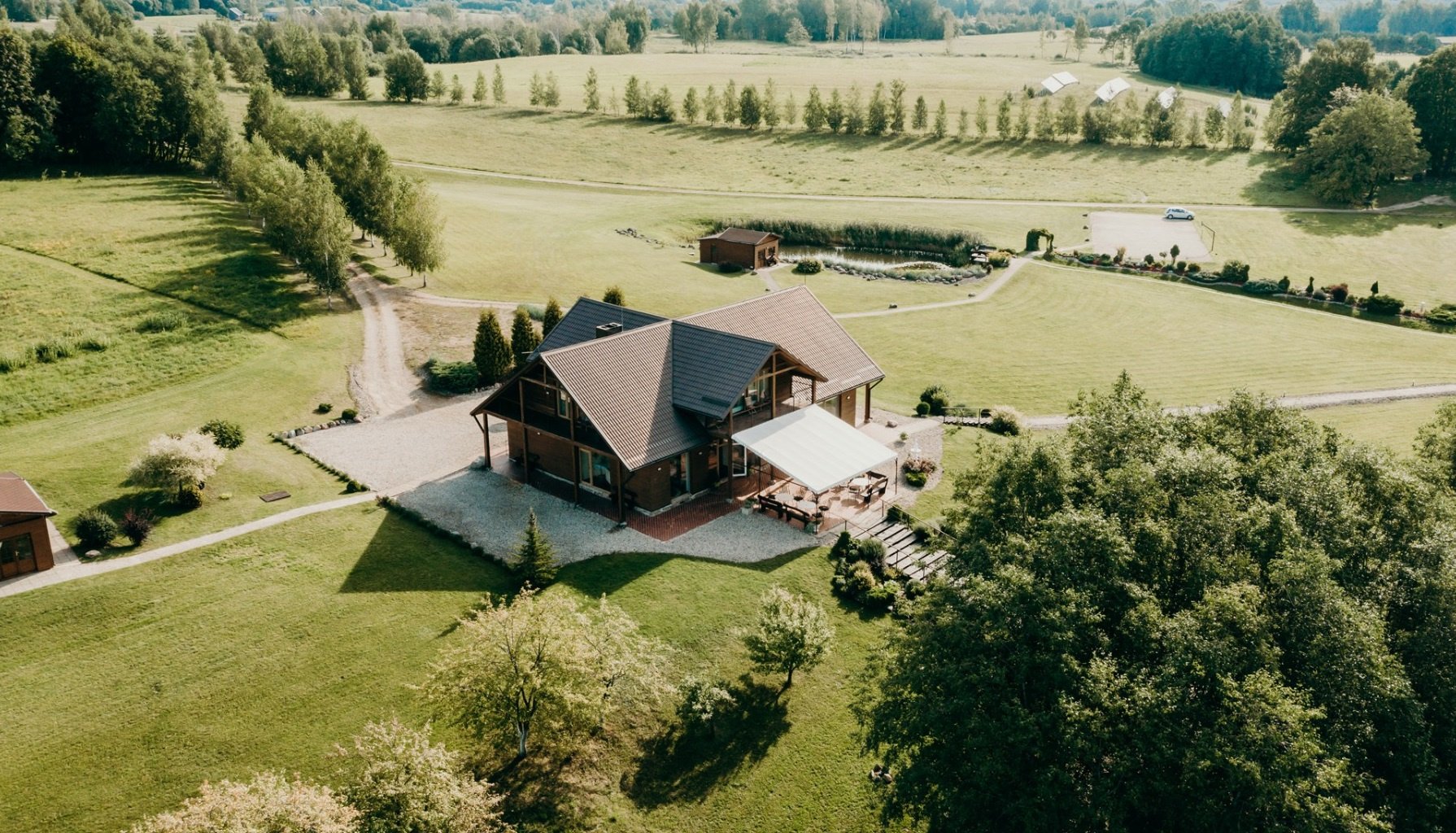 Sodybos, dvarai, vilos „Bitės vila“ Jūsų šventei