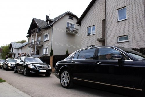 Limuzinai vestuvėms Bentley, Maybach, Mercedes-Benz limuzinų nuoma