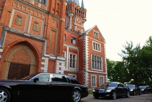 Limuzinai vestuvėms Bentley, Maybach, Mercedes-Benz limuzinų nuoma