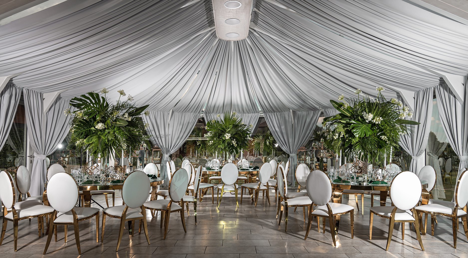 Restoranai, kavinės, barai Vestuvių Salė bei Nakvynė 80 vietų Molėtų rajone 