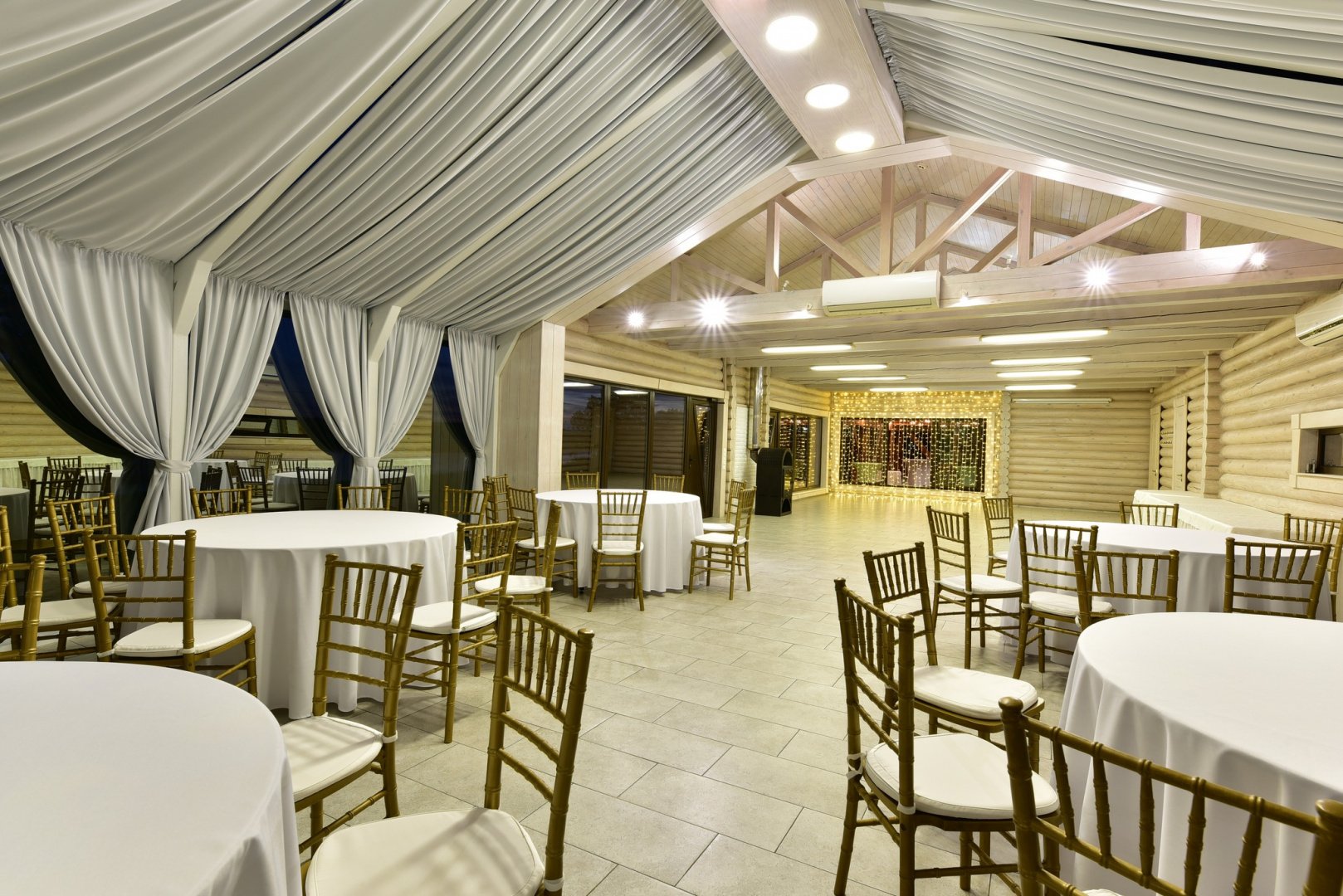 Restoranai, kavinės, barai Vestuvių Salė bei Nakvynė 80 vietų Molėtų rajone 