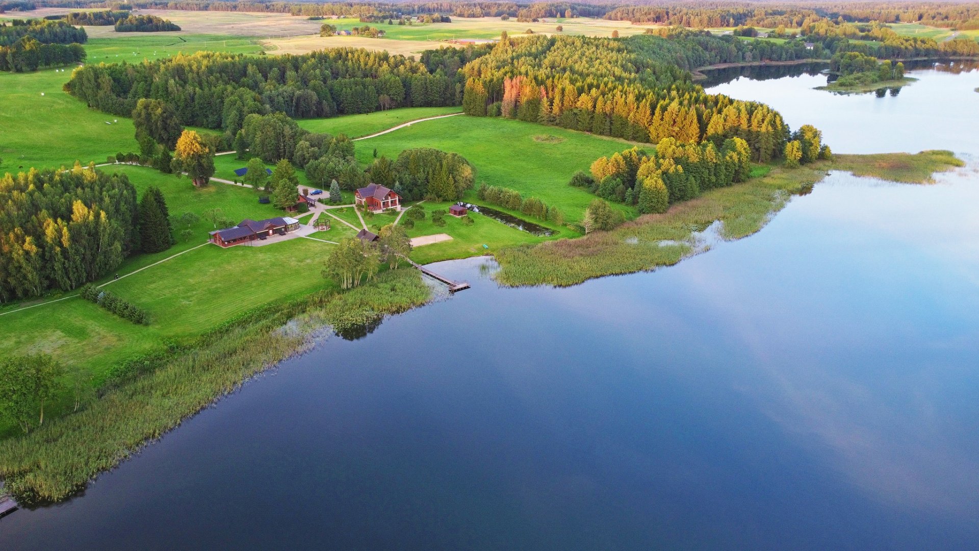Restoranai, kavinės, barai Vestuvių Salė bei Nakvynė 80 vietų Molėtų rajone 