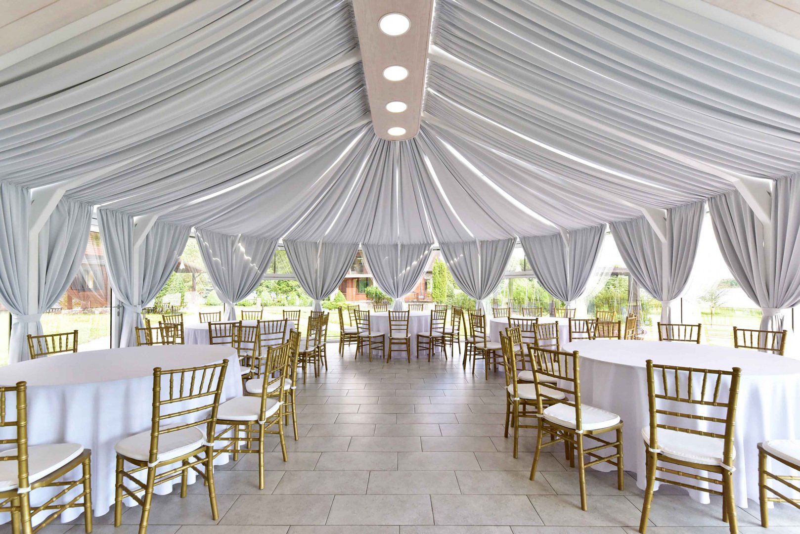 Restoranai, kavinės, barai Vestuvių Salė bei Nakvynė 80 vietų Molėtų rajone 