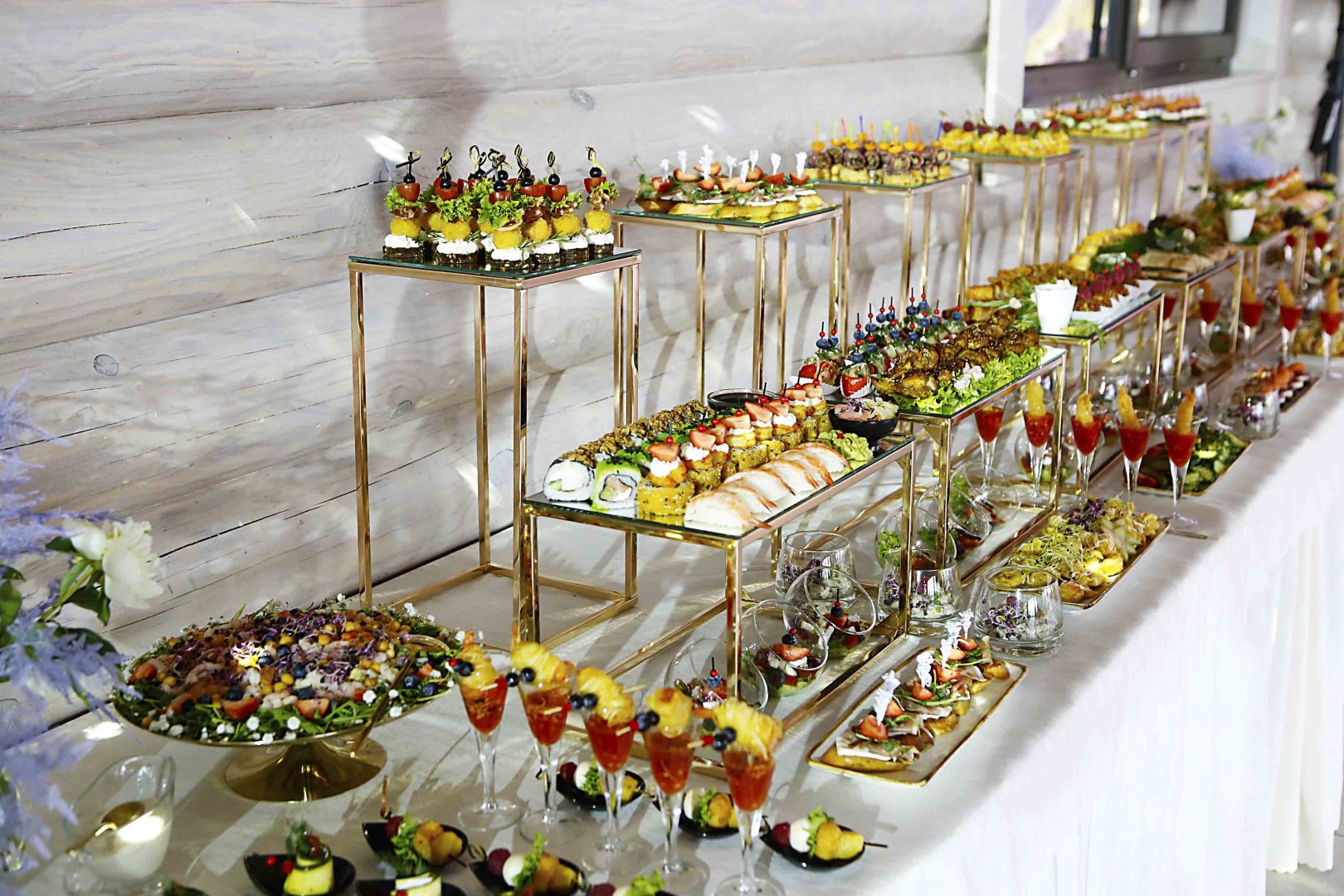 Restoranai, kavinės, barai Vestuvių Salė bei Nakvynė 80 vietų Molėtų rajone 