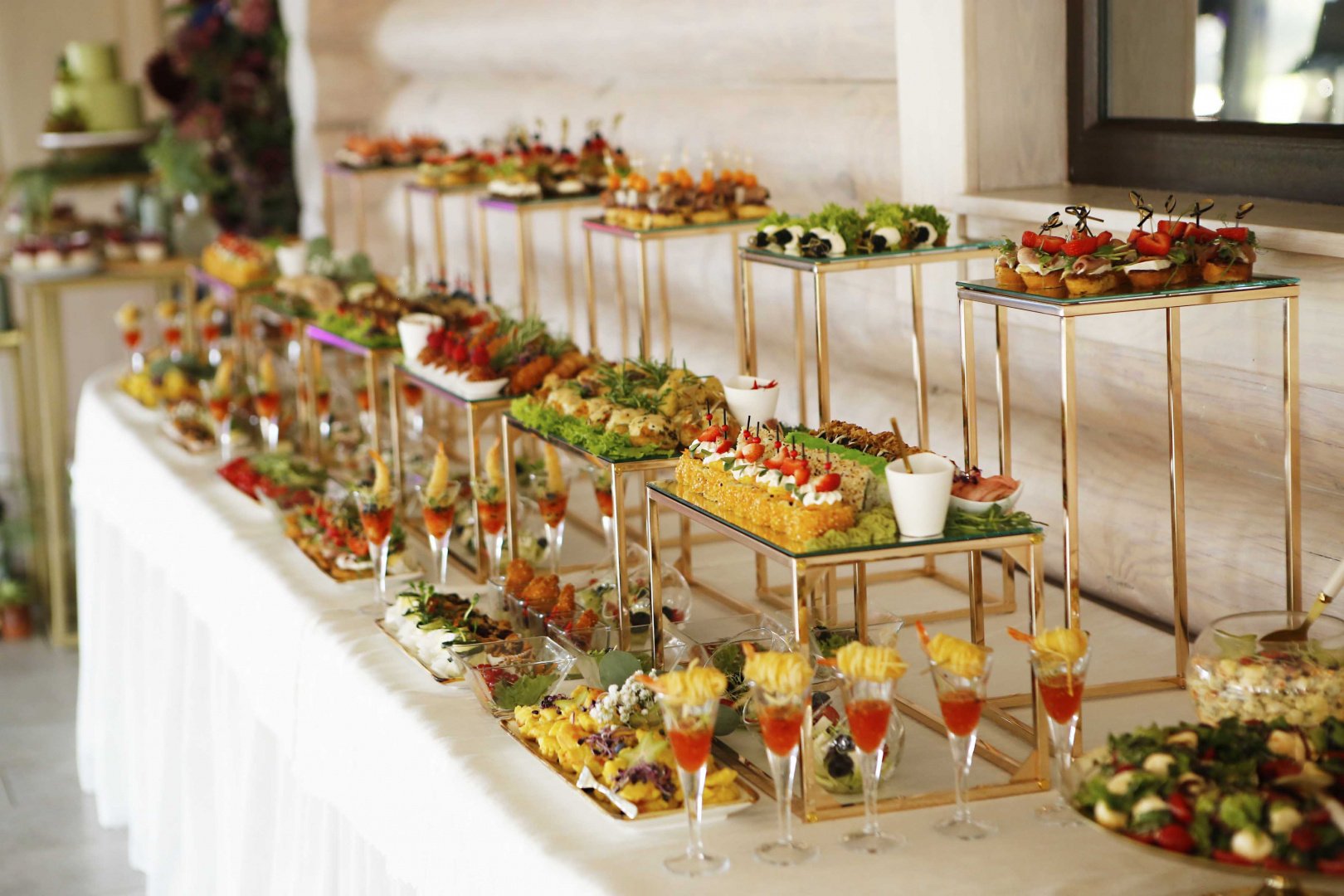 Restoranai, kavinės, barai Vestuvių Salė bei Nakvynė 80 vietų Molėtų rajone 