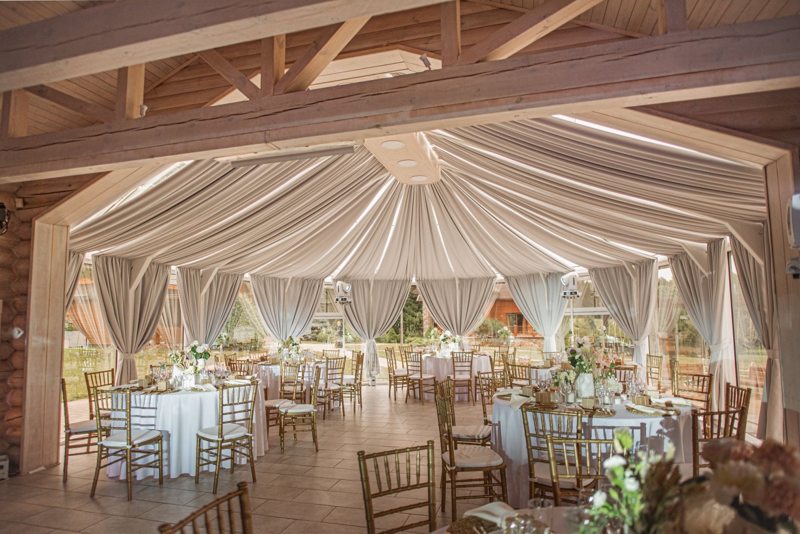 Restoranai, kavinės, barai Vestuvių Salė bei Nakvynė 80 vietų Molėtų rajone 