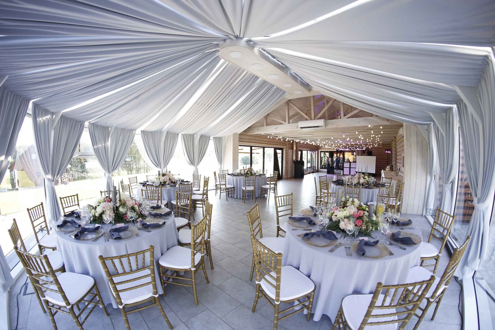 Restoranai, kavinės, barai Vestuvių Salė bei Nakvynė 80 vietų Molėtų rajone 