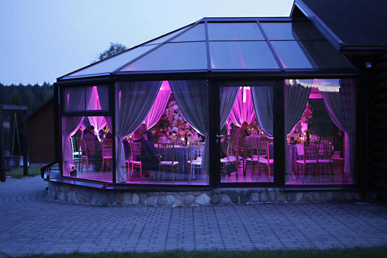 Restoranai, kavinės, barai Vestuvių Salė bei Nakvynė 80 vietų Molėtų rajone 