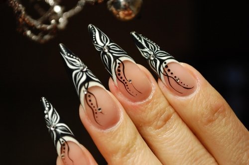 Vestuvinės šukuosenos, grožio procedūros, soliariumai Exclusive Nail Studio- 'Nocturne'- manikiuro studija