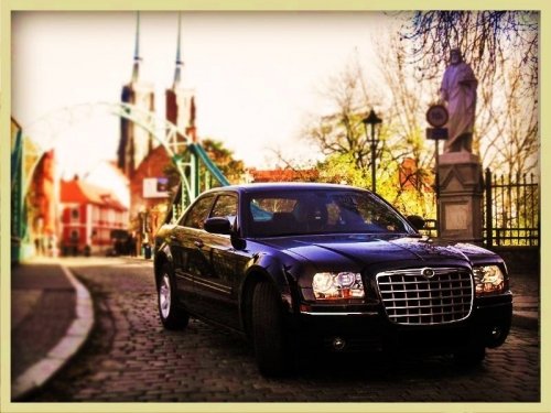 Automobilių nuoma CHRYSLER 300C nuoma. CHRYSLER nuoma